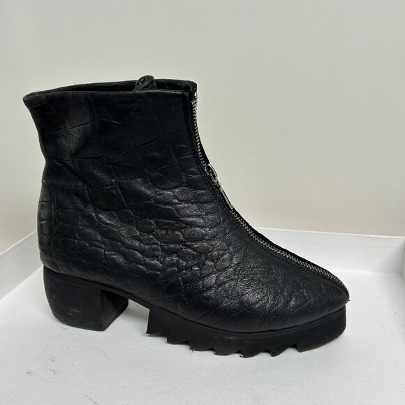 PAPUCEI Boots Textured Black Leather Full Front Zip Block Heel Size 36, fit US 7 - Picture 3 of 7